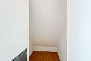 Helle und großzügige 3,5-Zimmer Maisonettewohnung mit EBK und Balkon! – 70327 Untertürkheim (Ortsteil), Stuttgart – Vorschaubild 25