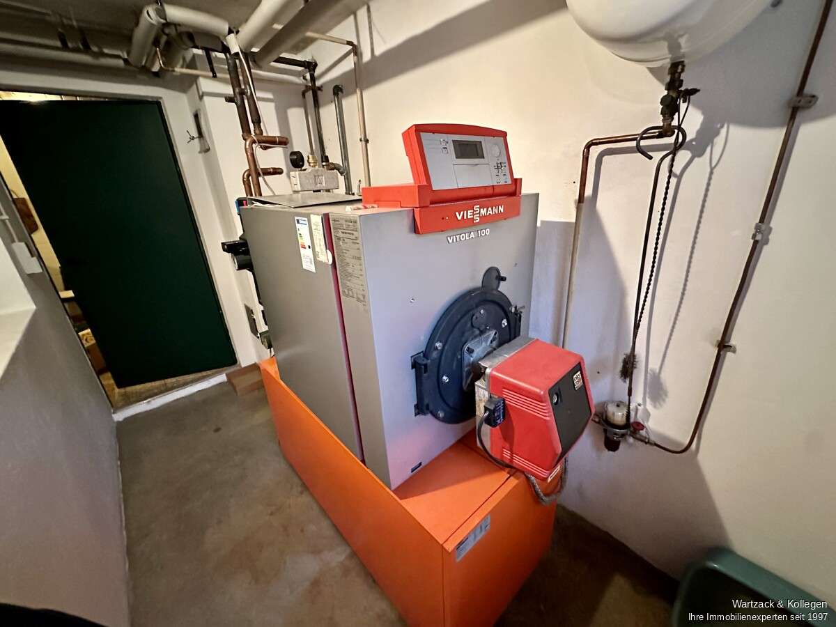 Immobilie in Ammerndorf - * Paradies mit Aussicht *
Einfamilienhaus 
mit Einliegerwohnung 
auf wunderschönem Grundstück - Bild 2