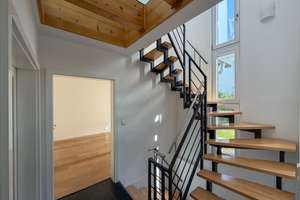 Drei vollwertige Etagen, ca. 235 m² — Architektonisches Einfamilienhaus im Herzen Harlachings – Die vollständige Adresse der Immobilie erhältst du vom Anbieter., 81545 Harlaching, München – Vorschaubild 8
