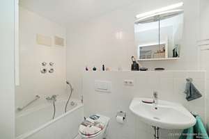 Helle & sonnige 3-Zimmer-Wohnung im Erbbaurecht - zwei Balkone, idealer Grundriss – Die vollständige Adresse der Immobilie erhältst du vom Anbieter., 80995 Alt-Moosach, München – Vorschaubild 4