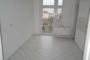 Großzügige 2-Zimmer mit Laminat, Wanne und Balkon in zentraler Lage! EBK mgl. – Südbahnstraße 4, 9111 Zentrum, Chemnitz – Vorschaubild 5