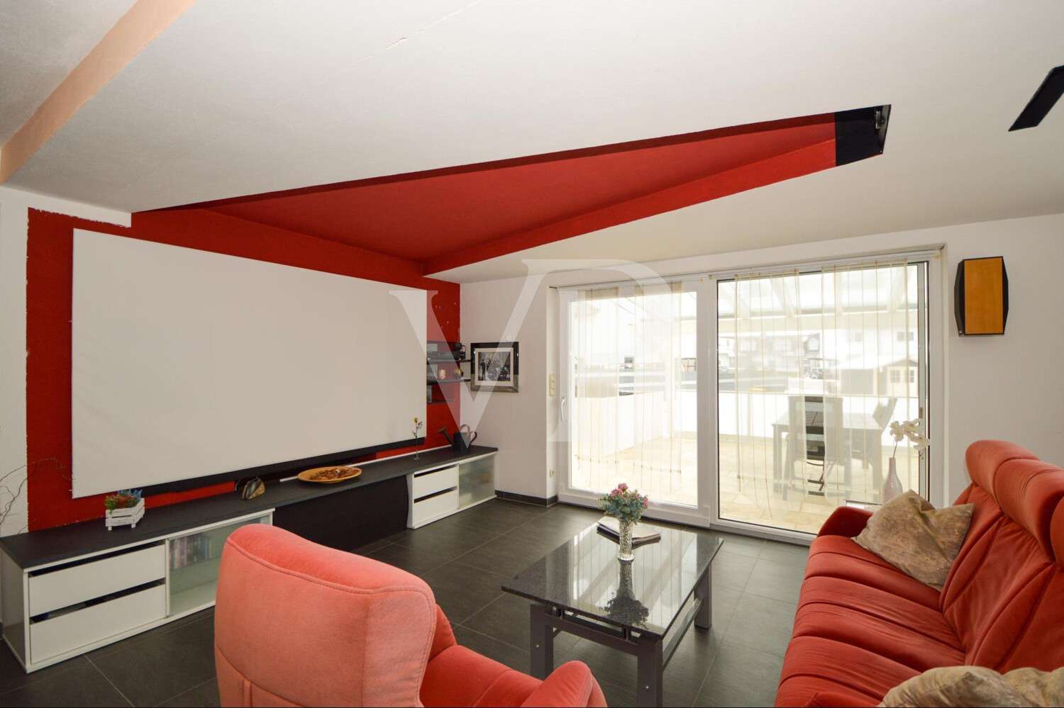 Immobilie in Vohburg an der Donau - Großzügiges Zweifamilienhaus mit Gartenvielfalt und modernem Wohngefühl - Bild 2