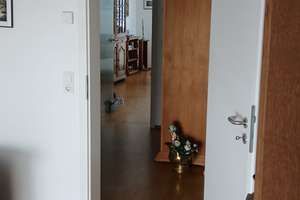 Großzgügige 4-Zimmer-Wohnung in Solingen-Mitte – Die vollständige Adresse der Immobilie erhältst du vom Anbieter., 42651 Solingen-Mitte, Solingen – Vorschaubild 2