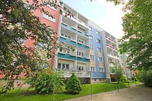 In der Herrichtung! 3-Raumwohnung mit Balkon und Dusche in der 2. Etage! – Kattowitzer Str. 23, 6128 Südstadt, Halle (Saale) – Vorschaubild 1