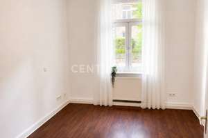 Bezugsfreie 2-Zimmer-Altbauwohnung im Hinterhaus in Wiesbaden-Mitte – Die vollständige Adresse der Immobilie erhältst du vom Anbieter., 65185 Mitte, Wiesbaden – Vorschaubild 2