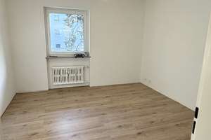 Umfangreich sanierte 3,5-Zimmer-Wohnung mit Balkon in Wiesbaden-Bierstadt  – Gleiwitzer Straße 9, 65191 Bierstadt, Wiesbaden – Vorschaubild 3