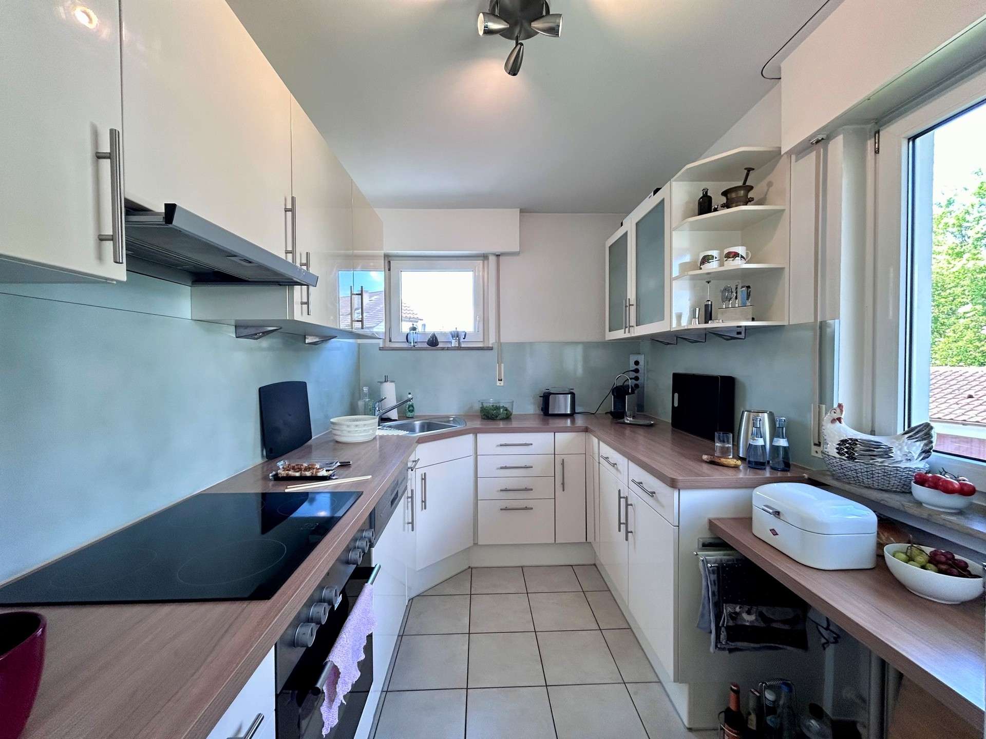 Immobilie in Altbach - Gepflegtes Mehrfamilienhaus mit 4 Wohnungen, 3 Garagen und 2 Stellplätzen - Bild 1