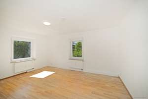 Gemütlicher Altbau direkt am Park. Helle 3-Zi-Whg mit großer Wohnküche & Balkon zum ruhigen Innenhof – Die vollständige Adresse der Immobilie erhältst du vom Anbieter., 80993 Alt-Moosach, München – Vorschaubild 6