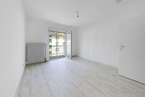 Charmante 3-ZKB mit Balkon, Loggia und PKW-Stellplatz in ruhiger Nachbarschaft!