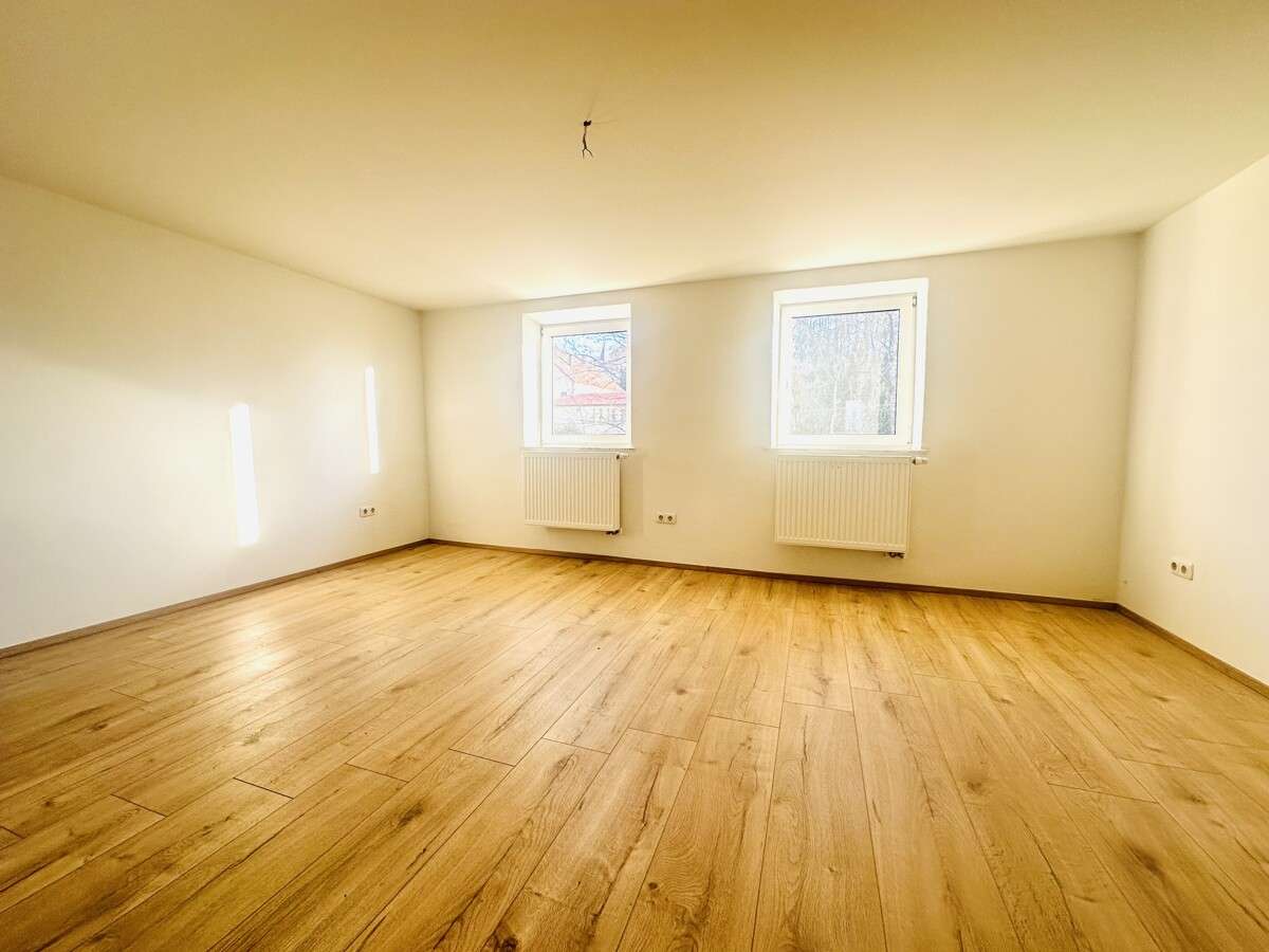 Immobilie in Simbach - Modern sanierte Doppelhaushälfte - Wohnkomfort auf drei Ebenen - Bild 1