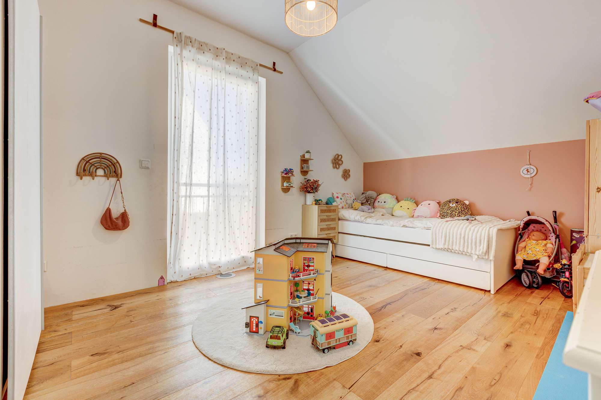 Immobilie in Bessenbach - Stilvolles Einfamilienhaus – gehobene Ausstattung, lichtdurchflutete Räume - Bild 0