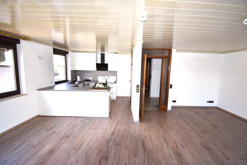 Immobilie in Ehningen - **Großzügige Familienwohnung mit 4,5-Zimmern in der Ortsmitte von Ehningen** - Bild 0