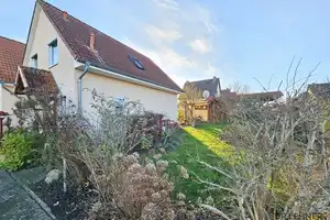 Dr. Lehner Immobilien NB
Schmucke Doppelhaushälfte mit Landidylle bei Neubrandenburg – Mecklenburg-Strelitz (Kreis) – Vorschaubild 2