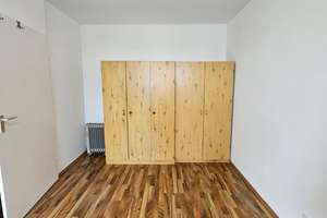 Gepflegte 2-Zimmer-Wohnung mit Tiefgaragenstellplatz – zentrale Lage in Eschborn – Die vollständige Adresse der Immobilie erhältst du vom Anbieter., 65760 Eschborn – Vorschaubild 4