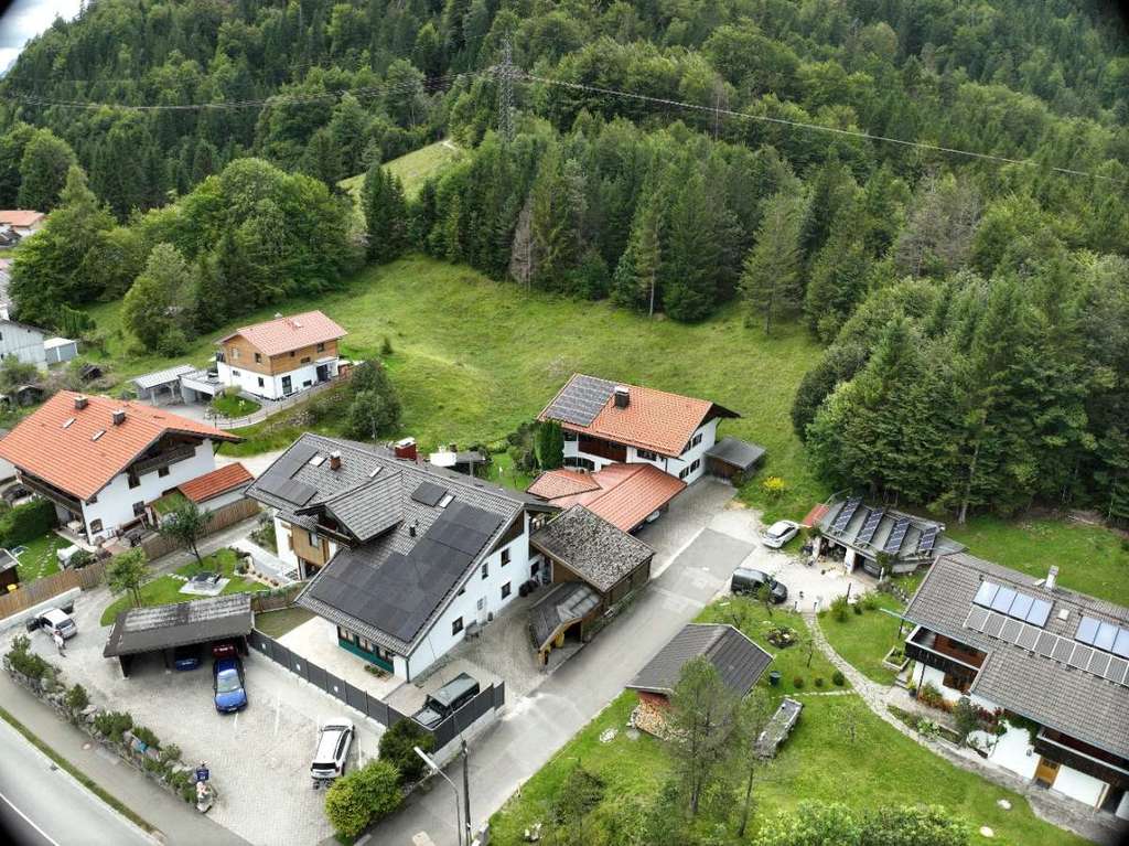 Immobilie in Wallgau - Großzügige Maisonette am Waldrand – nahe Golfplatz Wallgau - Bild 0