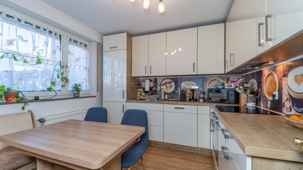 Immobilie in Friedrichshafen - RESERVIERT: Heimeliges 5-Zimmer Reihenmittelhaus mit schönem Garten für die Familie (Erbpacht)  - Bild 4