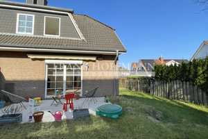 Attraktive Doppelhaushälfte mit Carport, Garten und großzügiger Ausbaureserve im Dachgeschoss – Segeberg (Kreis) – Vorschaubild 2
