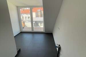 Nordstadt, schöne Neu renovierte und gut aufgeteilte 3-Zimmer-Wohnung, im DG – Salierstraße 34, 75177 Nordstadt, Pforzheim – Vorschaubild 9