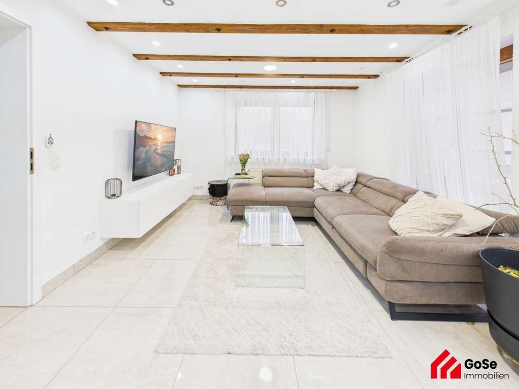 Immobilie in Untergruppenbach - Ganzheitlich kernsaniertes Wohndomizil in absolut ruhiger Lage mit traumhaftem Ausblick - Bild 2