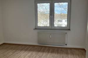 3 Zimmer-Dachgeschosswohnung in Wiesbaden  – Die vollständige Adresse der Immobilie erhältst du vom Anbieter., 65193 Nordost, Wiesbaden – Vorschaubild 6