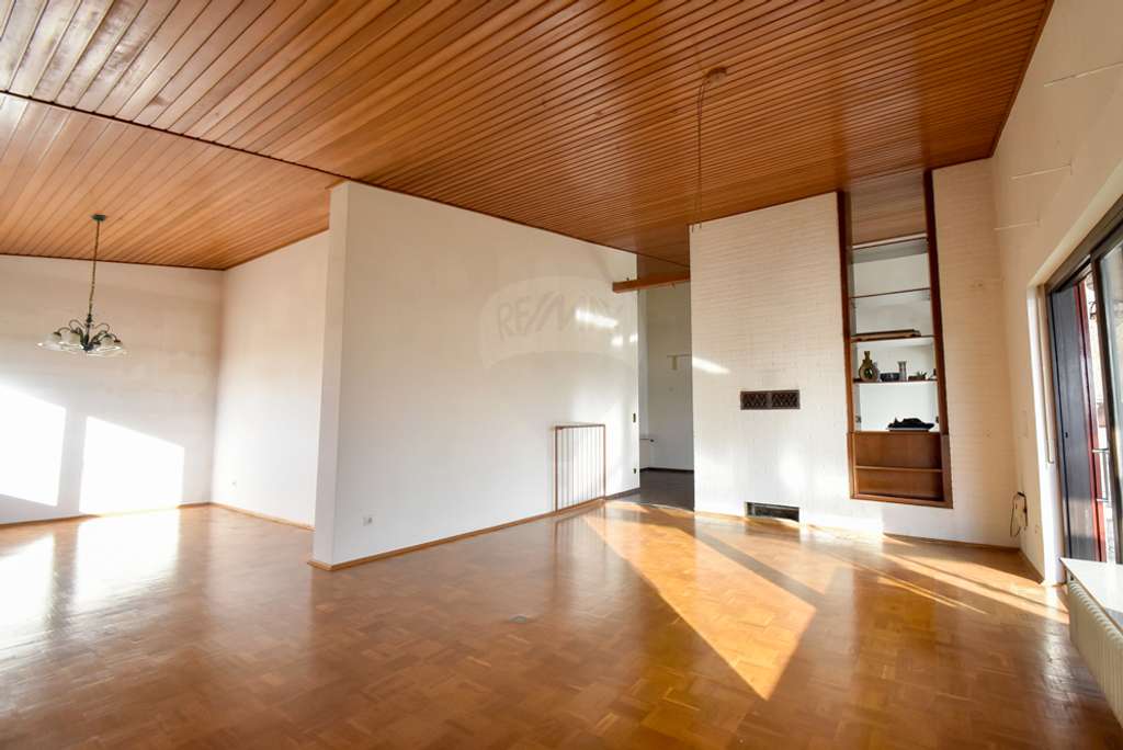 Immobilie in Karben - Ruhe – Blick – Sonnige Lage
Sanierungsbedürftiges
Haus in Karben - Bild 3