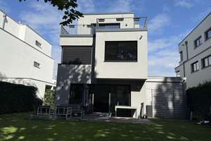 GRUNEWALD: LUXUS VILLA: 240 m² Wohnen sowie 350 m² GARTEN per 01.10.26 zu VERMIETEN (mind. 3 Jahre) – Die vollständige Adresse der Immobilie erhältst du vom Anbieter., 14193 Grunewald, Berlin – Vorschaubild 6