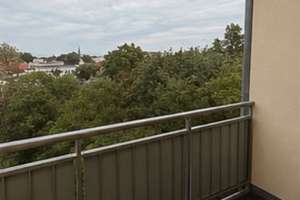 Charmante 3-Raum-Wohnung mit Balkon und Blick auf die Kirche am Ambrosiusplatz – 39112 Sudenburg, Magdeburg – Vorschaubild 7