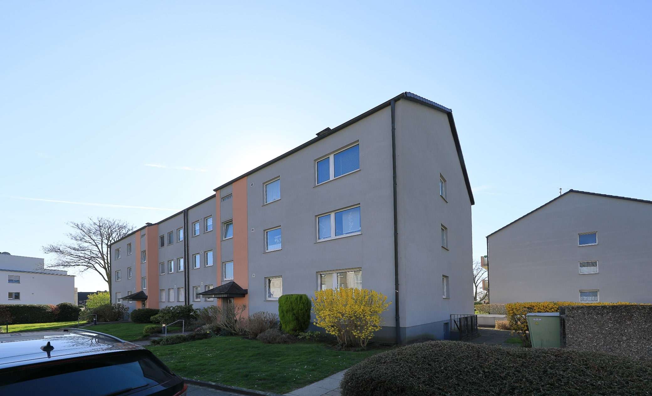 Modernisierungsbedürftige 2,5-Raum-Wohnung mit Loggia und TG- Stellplatz in ruhiger Lage, Essen – Bild 2