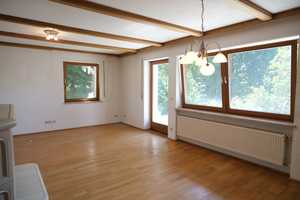 Viel Platz, viele Möglichkeiten! Solides Haus für Handwerker in ruhiger Umgebung. – Donau-Ries (Kreis) – Vorschaubild 5