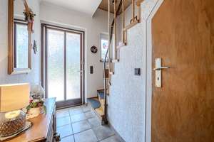 DHH mit großem Süd-West-Grundstück und Doppelgarage in gewachsener zentraler Lage in Hüls – Die vollständige Adresse der Immobilie erhältst du vom Anbieter., 47839 Hüls, Krefeld – Vorschaubild 6
