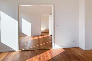 Lichtdurchflutete 4,5-Zimmer-Wohnung | Hochwertig kernsaniert | Echtholzböden | Massivholzküche |... – Die vollständige Adresse der Immobilie erhältst du vom Anbieter., 24837 Schleswig – Vorschaubild 2