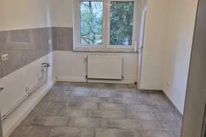 Frisch renovierte helle 2-Zimmer Wohnung im gepflegten MFH