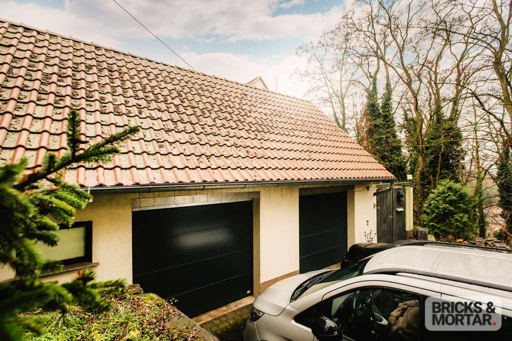 Immobilie in Schkopau - Großzügiges Ziegelhaus mit Einliegerwohnung, Kamin, Wintergarten & Doppelgarage - Bild 3