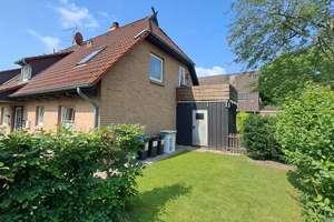Vermietete Doppelhaushälfte mit 2 Wohnungen, inkl. Doppelgarage, Winsen (Aller) Dorfkern – Die vollständige Adresse der Immobilie erhältst du vom Anbieter., 29308 Winsen (Aller) – Vorschaubild 1