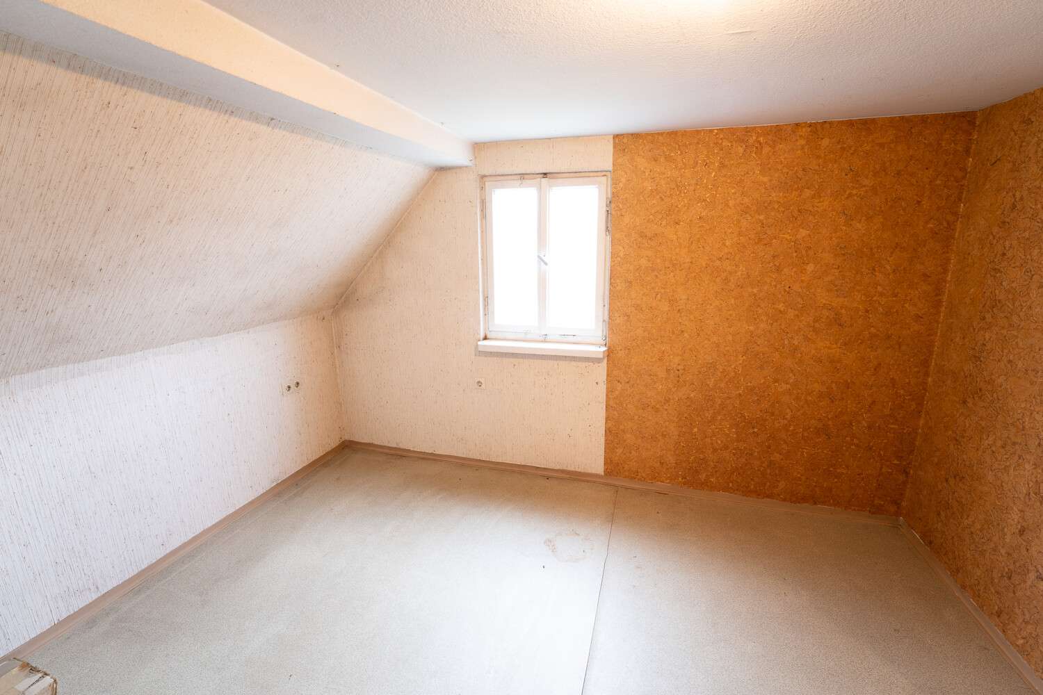 Immobilie in Deißlingen - Doppelhaushälfte mit Garten und vielseitigen Gestaltungsmöglichkeiten - Bild 3