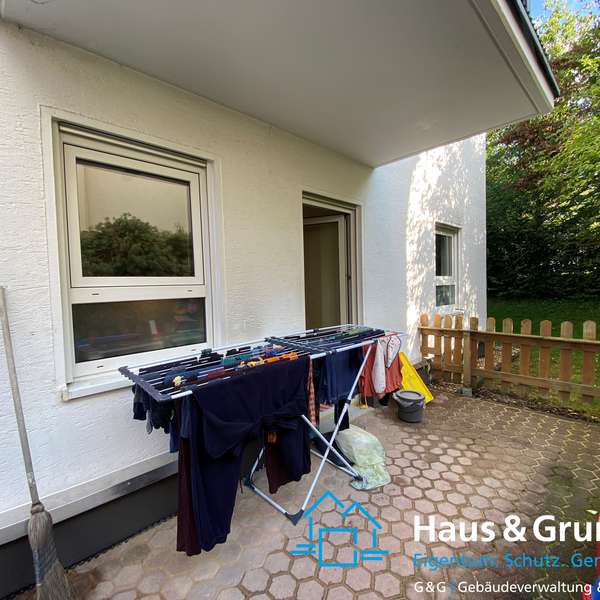*** Großzügige, helle 5-Zimmer-Erdgeschoss-Wohnung mit Terrasse und Gemeinschaftsgarten ****