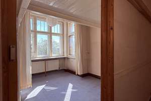 Altbau in Platzlage - sanierungsbedürftige 3-Zimmer Wohnung mit Balkon und Fahrstuhl! – Goslarer Platz 5, 10589 Charlottenburg, Berlin – Vorschaubild 5