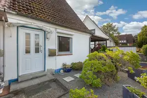 Charmantes Reiheneckhaus mit Carport in Lauenburg/Elbe – Herzogtum Lauenburg (Kreis) – Vorschaubild 1