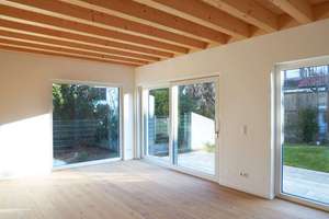 Neubau, Erstbezug: R6 – Leben am Burgberg | Architektonisch außergewöhnliches Haus im Grünen – Die vollständige Adresse der Immobilie erhältst du vom Anbieter., 91054 Burgberg, Erlangen – Vorschaubild 3