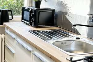 Helle, renovierte 2-Zimmer-Wohnung mit Garten und Einzelgarage – Burgherrenstraße 33, 70469 Feuerbacher Tal, Stuttgart – Vorschaubild 2