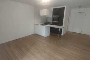 Großzügiges 1-Zimmer-Apartment mit Balkon ab dem 01.08.2025 – Klenzestraße 27, 93051 Regensburg – Vorschaubild 1