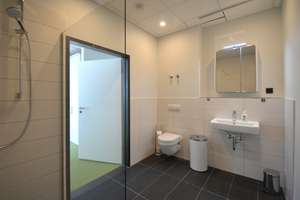 ab 01.10. Schicke 1-Zimmer-Penthouse-Wohnung, bequem und komplett ausgestattet, Innenstadt Offenbach – 63065 Hochschule für Gestaltung, Offenbach am Main – Vorschaubild 7