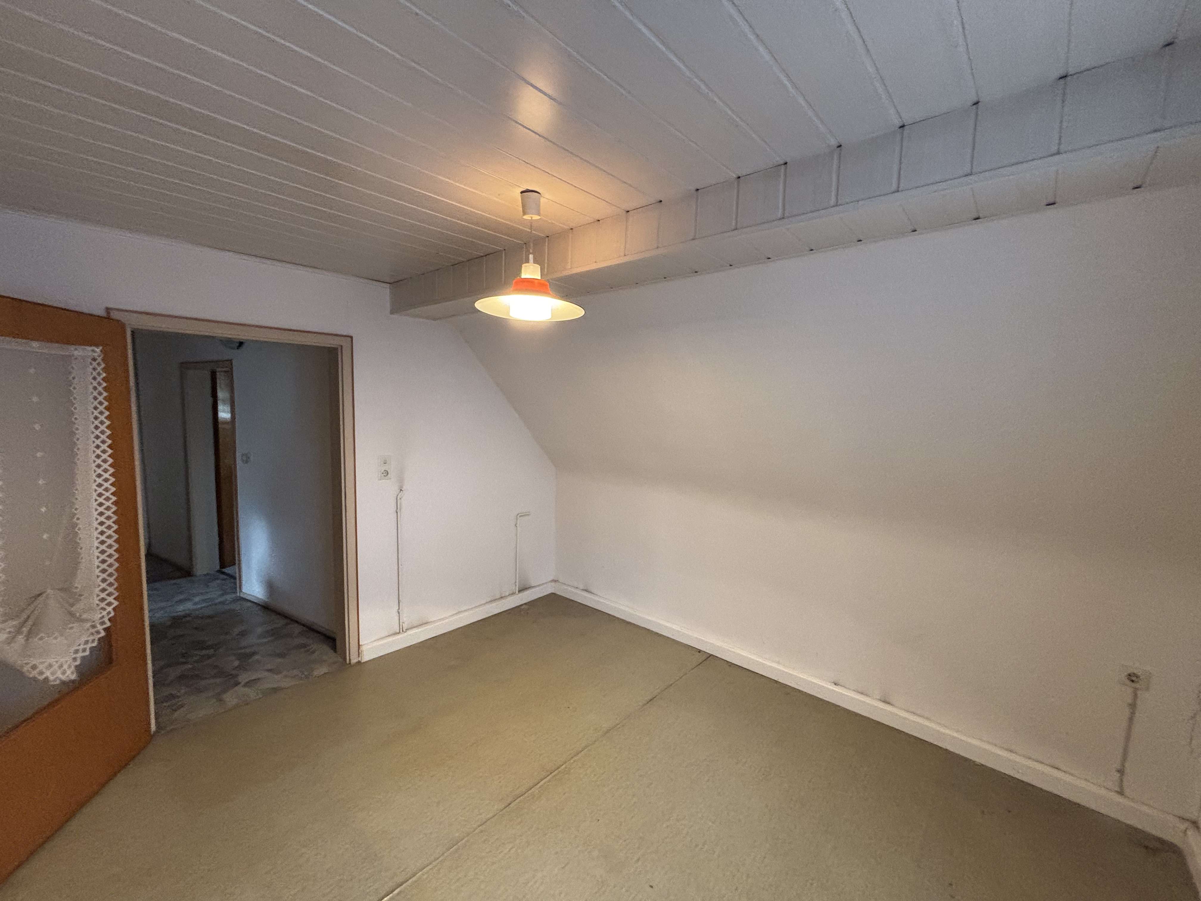 Immobilie in Steinalben - Renovierungsbedürftiges Haus mit 4 Zimmern und Garage in Steinalben - Bild 0