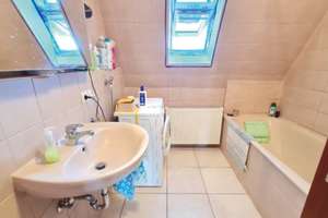 Sonnige 3-Zimmer-DG-Wohnung mit herrlichem Ausblick! – Veielbrunnenweg 26, 70372 Veielbrunnen, Stuttgart – Vorschaubild 3