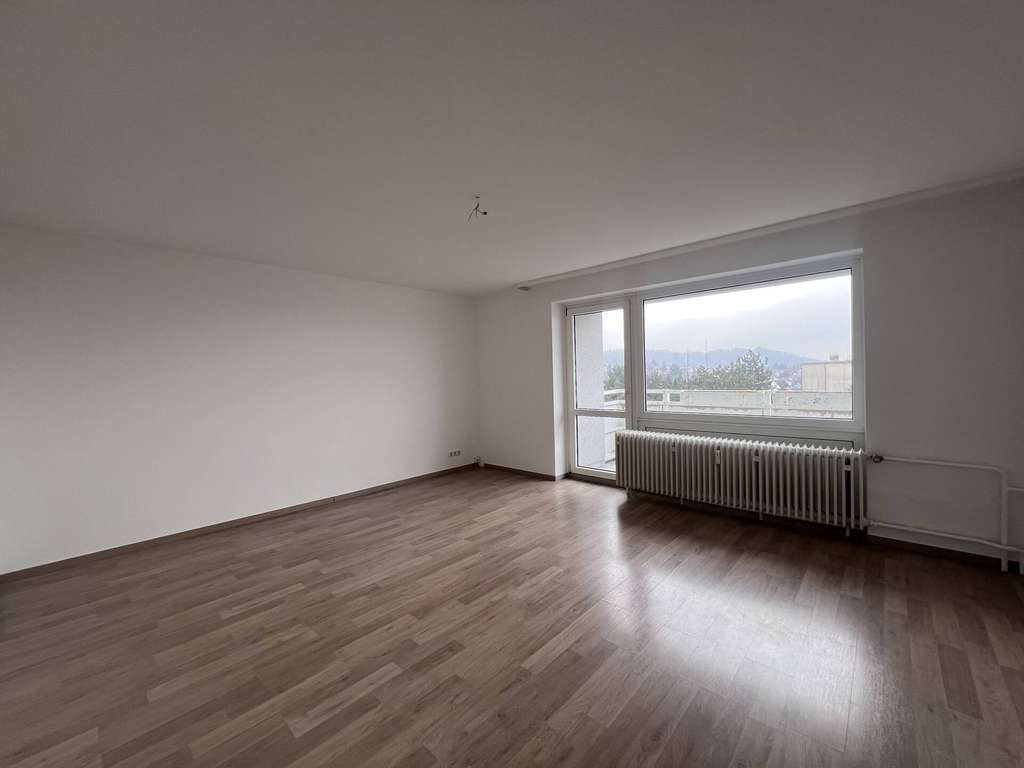 Immobilie in Bensheim - Provisionsfrei! Leerstehende 3-Zi.-Wohnung mit Wohnküche, Balkon & Aufzug, Toplage, Stellplatzoption - Bild 2