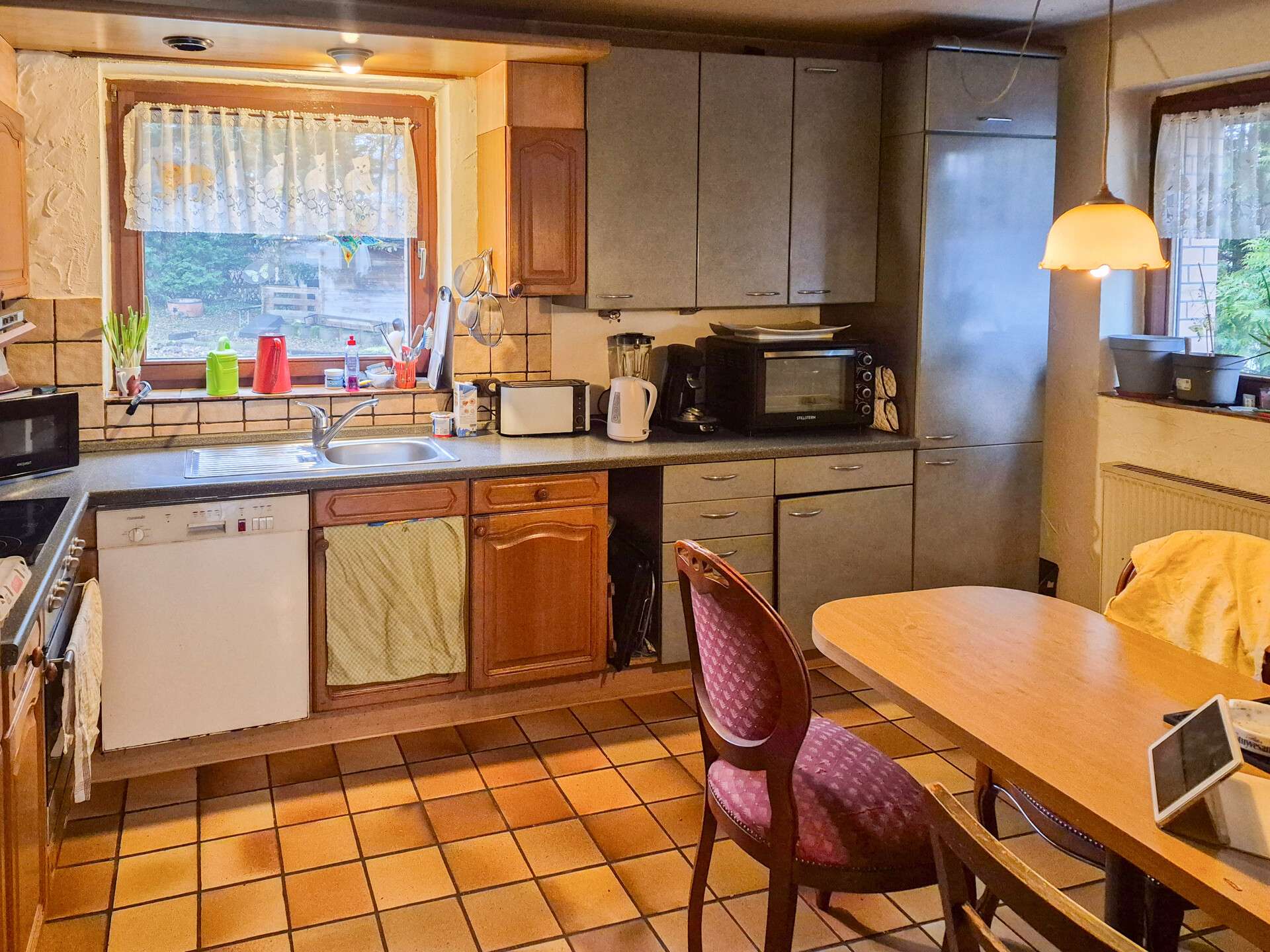 Immobilie in Dierdorf - Geräumiges Wohnhaus in bevorzugter Wohnlage von Dierdorf zu verkaufen! - Bild 1