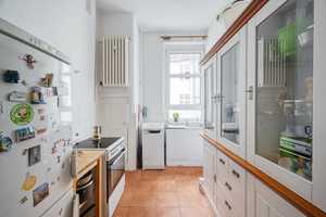 4-Zimmer-Altbau mit großem Sonnenbalkon, Parkett und Stuck zur Eigennutzung – Berlin – Vorschaubild 8
