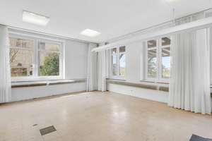 Historisches Schmuckstück! Wohnhaus in zentraler Innenstadtlage mit denkmalgeschütztem Fabrikgebäude – Die vollständige Adresse der Immobilie erhältst du vom Anbieter., 95473 Creußen – Vorschaubild 27