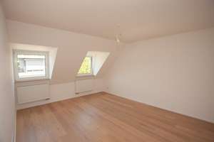 Architektur trifft Wohnkomfort! Aussergewöhnliche Maisonette mit Galerie und Loft-Charakter! – Andernacherstr. 6, 50968 Marienburg, Köln – Vorschaubild 3