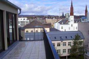PENTHOUSE / Loftartige Wohnung in ruhigem Seitentrakt von INNERCITY-STADTVILLA